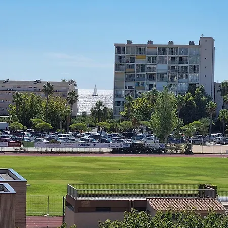 T2 Au Lavandou Apartamento *